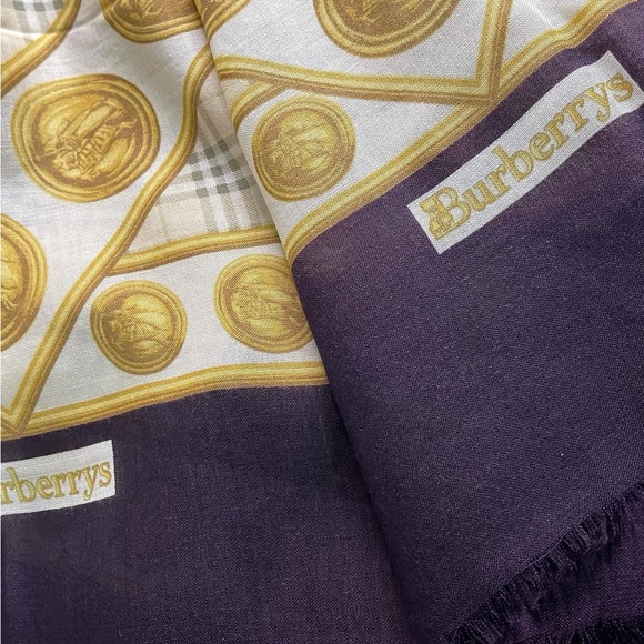 Burberry Prorsum Wool/Silk Blend Scarf. - Picture 14 of 16